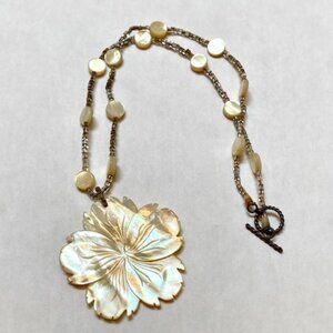 Beautiful White Shell Floral Necklace